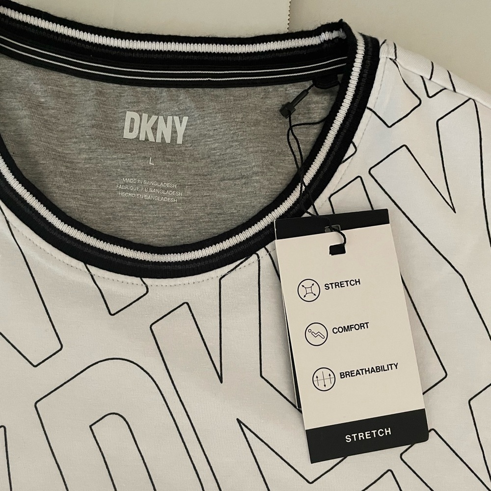 DKNY Mens t shirt. - Picture 5 of 6